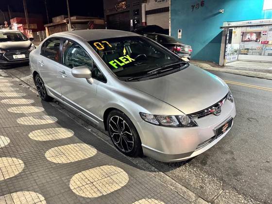 HONDA CIVIC 1.8 LXS 16V FLEX 4P MANUAL HONDA CIVIC 1.8 LXS 16V FLEX 4P MANUAL
